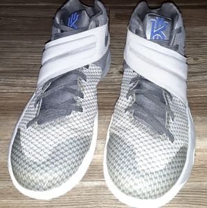 Nike Kyrie 2 Omega 2016 Drop Size 11.5 US